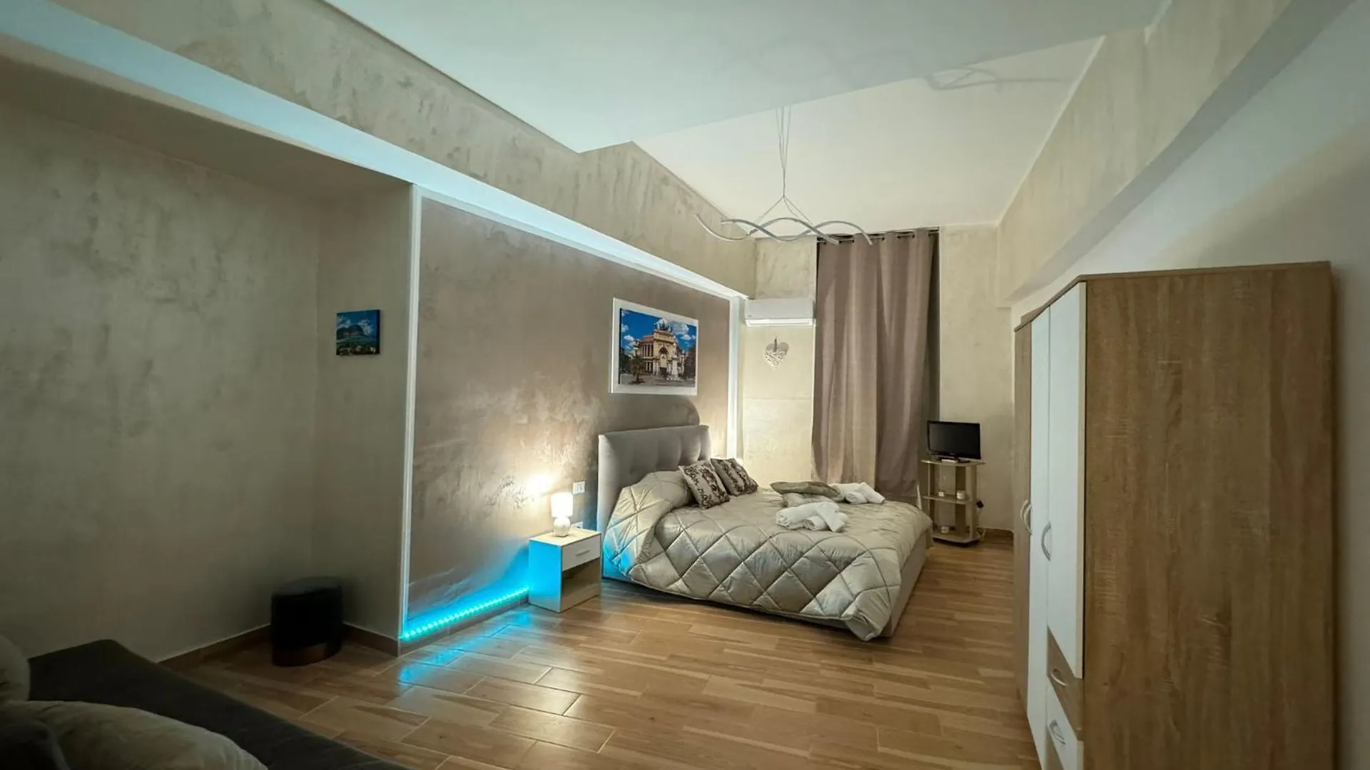 Monteleone Centro Apartment Palermo Italy