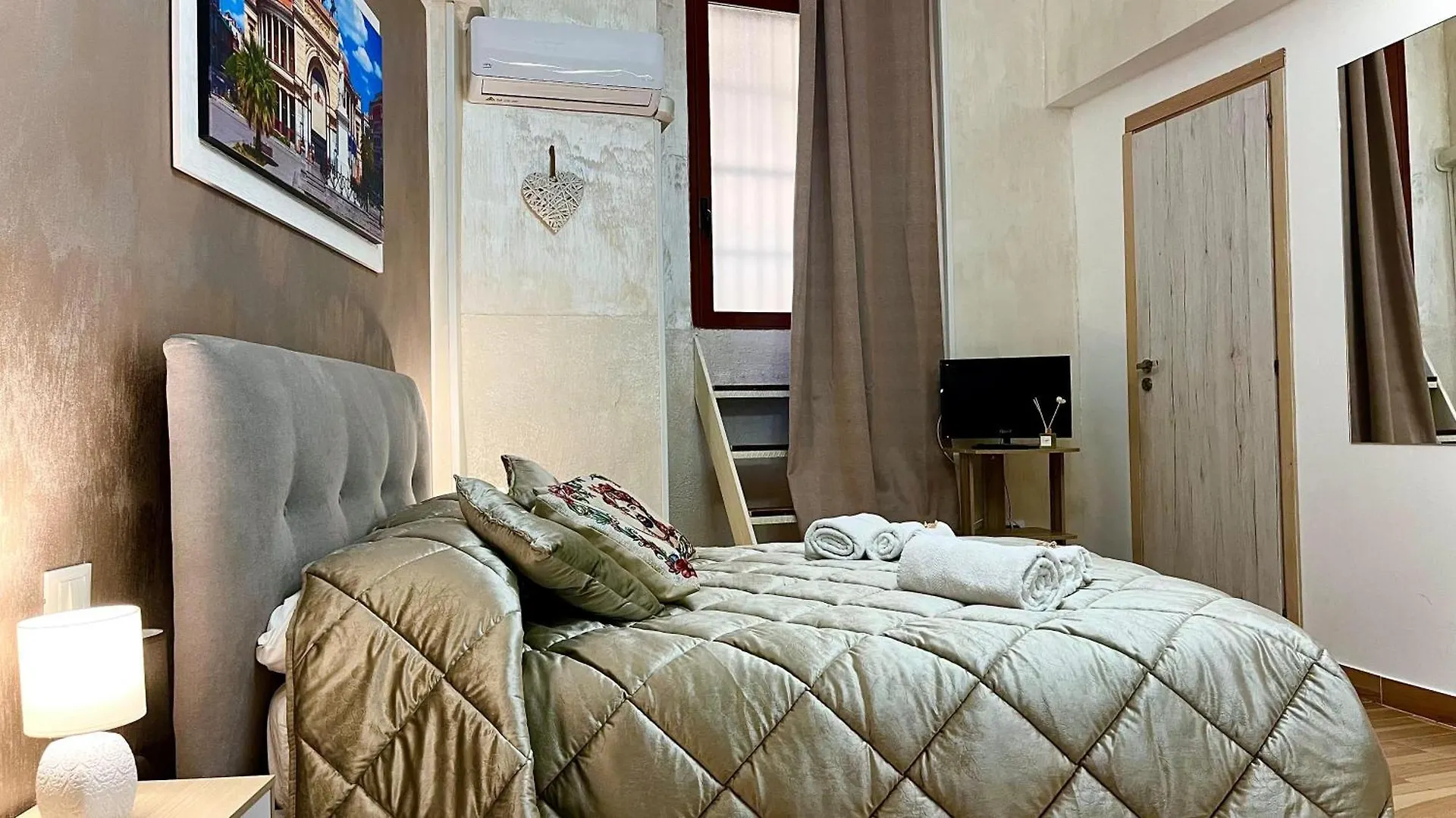 Monteleone Centro Apartment Palermo Italy
